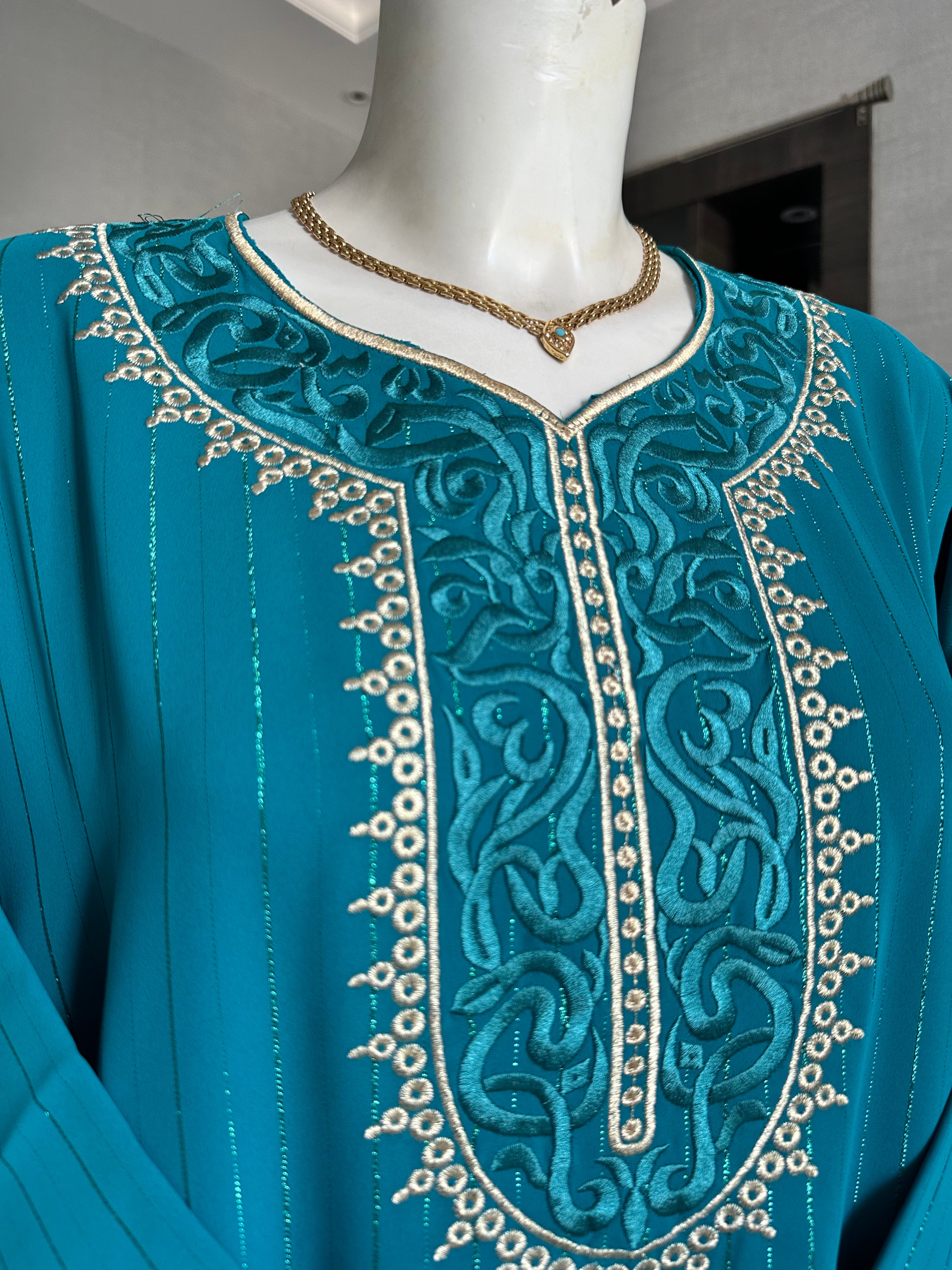 Caftan Marocain vert eau brodé