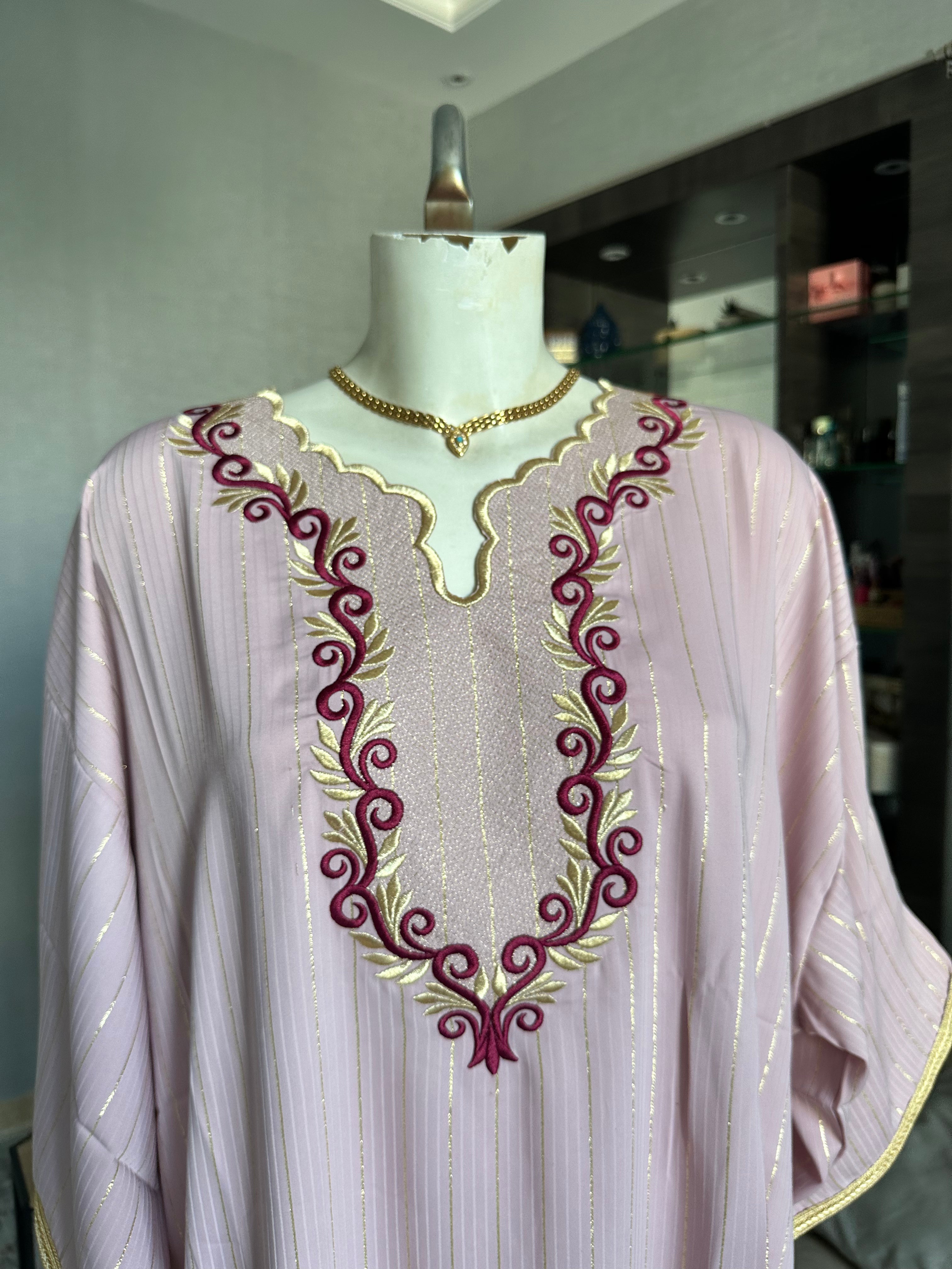 Caftan Marocain col brodé